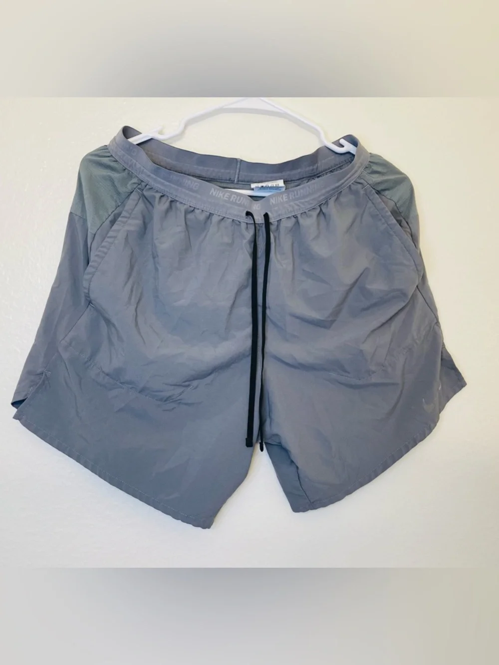 Nike Women’s Dri Fit Stride Running Grey Shorts Size M‎